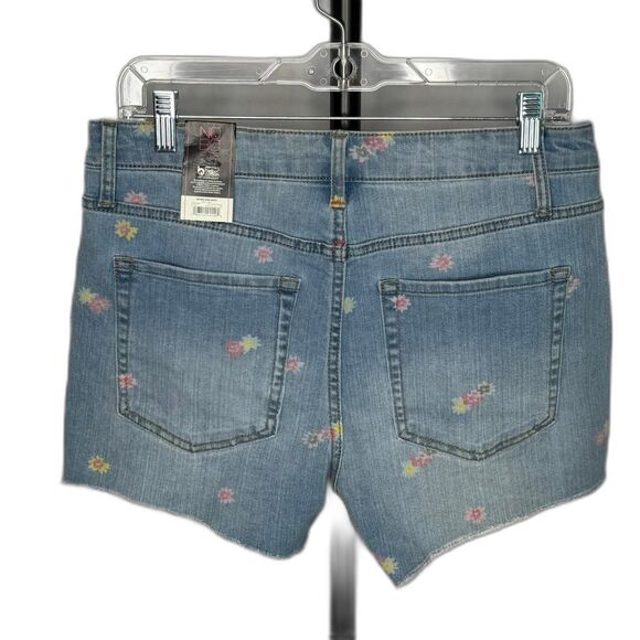 Denim shorts with flowers - Picture 2 of 7